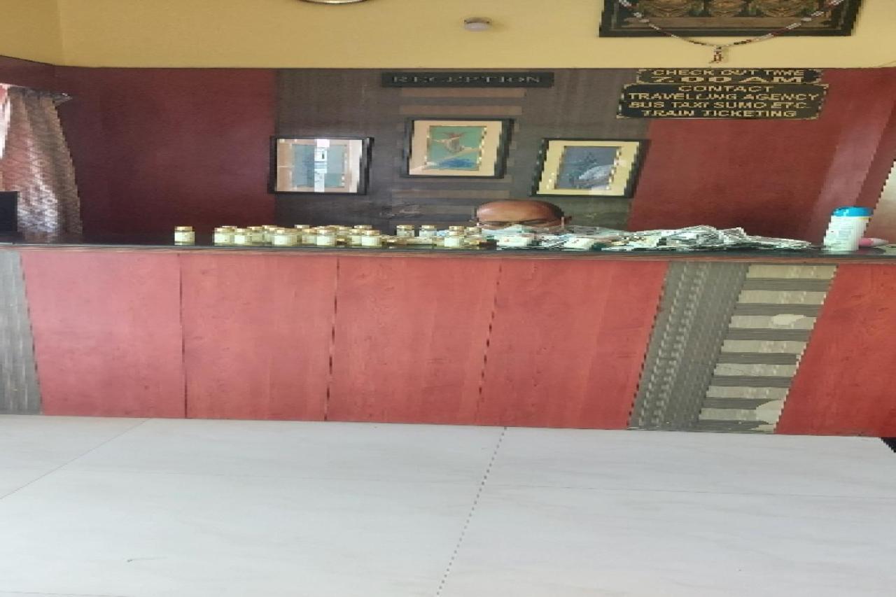 Spot On 73926 Hotel Anjanaa Puri Luaran gambar